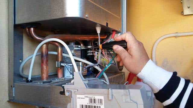 Read more about the article Why You Should Get Your Boiler Serviced Before Winter & its 3 reason